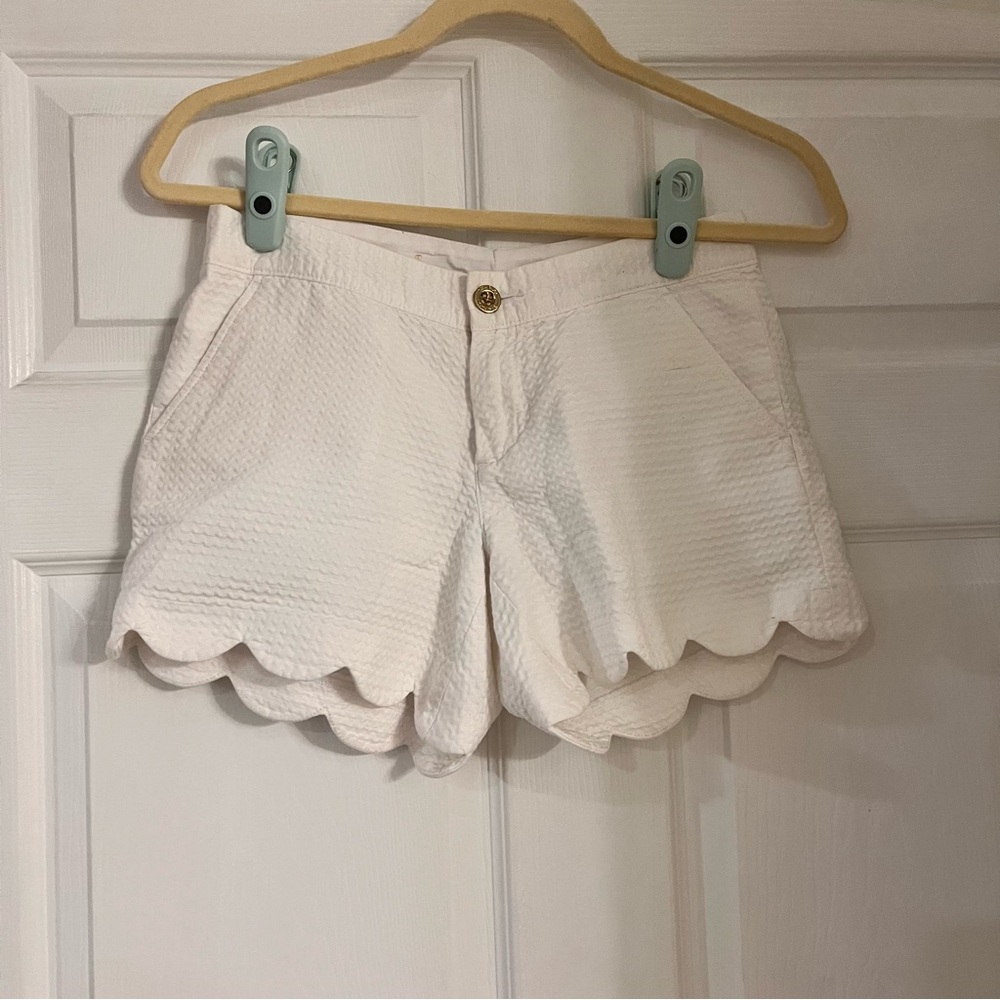 Lilly Pulitzer The Buttercup Shorts Womens Size 0 White Scalloped Hem Flat Front